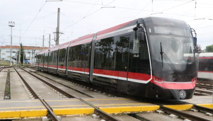 Samsun’a ulaşan 3’üncü yeni tramvayın montaj ve test çalışmaları sürüyor