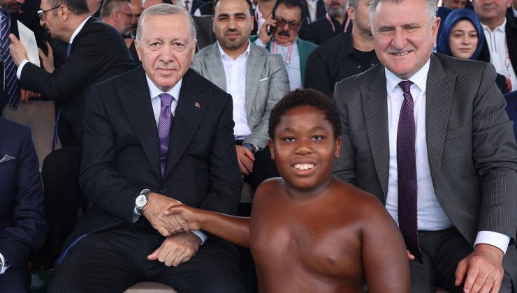 Tanzanyalı Arap Osman, Cumhurbaşkanı Erdoğan’ın kendisine sorduğu soruyu açıkladı