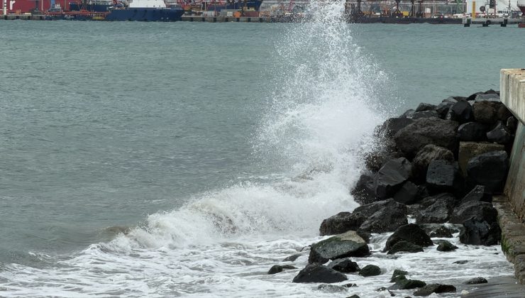 Tekirdağ’da kestane karası fırtınası balıkçıları denize açılmaktan alıkoydu