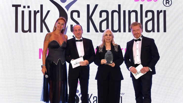 Türk İş Kadınları Plaket Töreni’nde ödüller sahiplerini buldu: Haberler.com Genel Yayın Yönetmeni Av. Bedia Teymur’a plaket