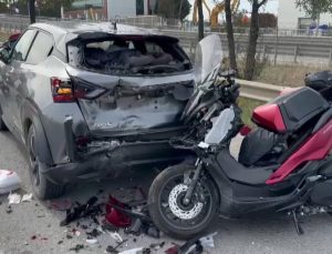 Tuzla TEM’de motosikletli polis, emniyet şeridindeki otomobile çarparak yaralandı