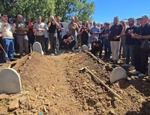 Yanan evde ölü bulunan çiftin vücutlarında kurşun izleri tespit edildi; altınlar kayıp