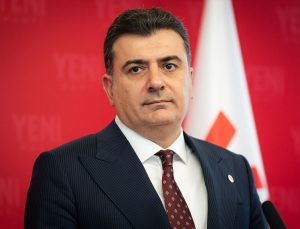 Yeni Parti Sözcüsü Emre partisinin MYK toplantısına ilişkin basın toplantısı düzenledi: