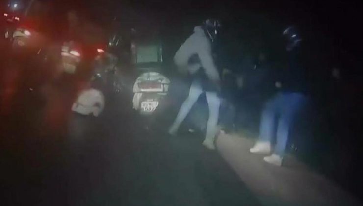 Ablasıyla ilişkisine karşı çıktı, çetesiyle saldırdı! Gözü dönmüş eşkıyanın yaptığını yanına kar kalmadı: Saldırı anı kamerada