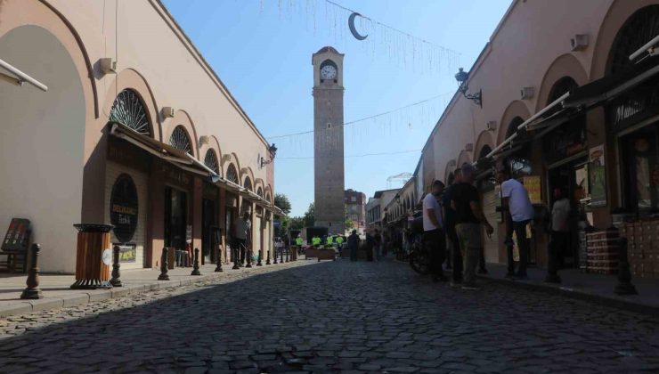 Adana’da tarihi Ali Münif Yeğenağa Caddesi 21.00-09.00 arası araç trafiğine kapatıldı