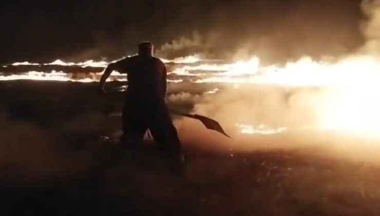 Adıyaman Besni’deki Üçgöz köyünde gece çıkan anız yangınını itfaiye söndürdü