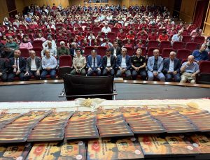 Adıyaman’da öğrencilerin şehit ailelerine yazdığı mektuplar kitaplaştırıldı