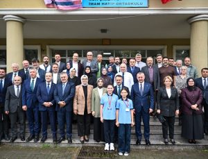 AK Parti Grup Başkanvekili Usta, İzmit’te iyilik yapan nesli hedeflediklerini söyledi