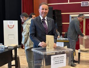 Akşehir TSO seçimlerinde Ender Kalkan tek listeyle güven tazeledi