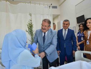 Antalya İl Sağlık Müdürü Kepez’de normal doğum ve emzirme etkinliğine katıldı
