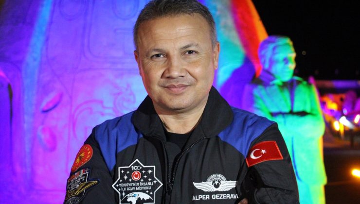 Antalya’da Gezeravcı, uzayda 30’a yakın ülkenin işbirliğini sürdürdüğünü belirtti
