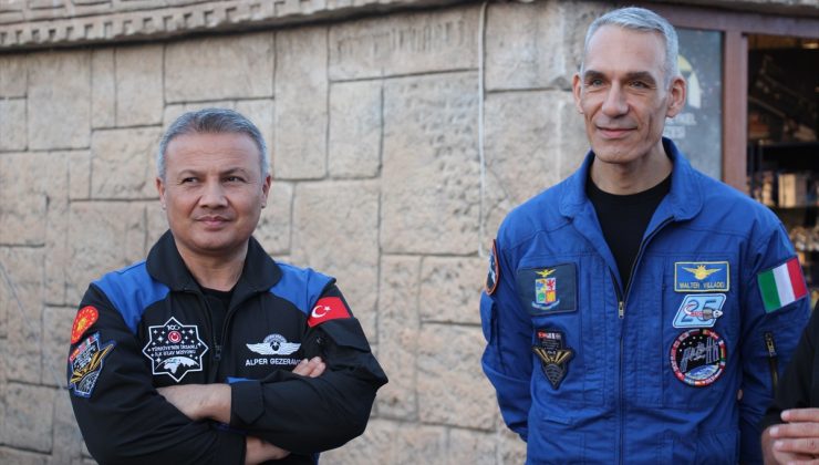 Antalya’daki Uzay Kongresi’nde astronotlar 150’ye yakın öğrenciyle buluştu