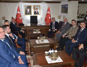 Artvin Valisi Ergün, Acara Hükümet Başkanı Pataradze ile Sarp Sınır Kapısı’nı ele aldı
