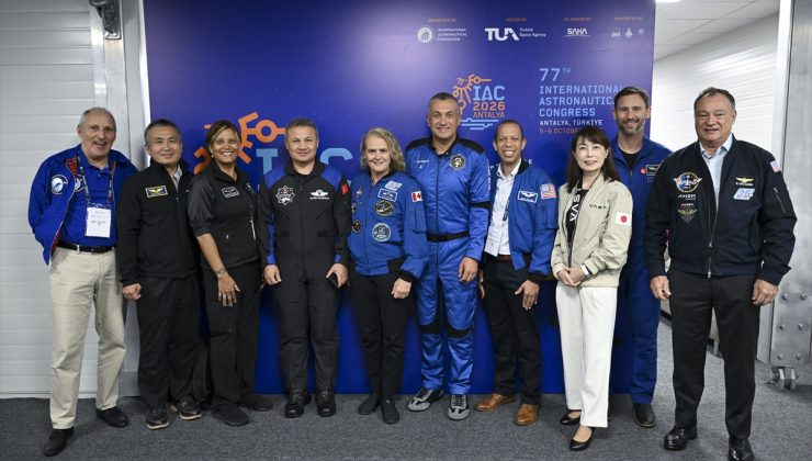 Astronotlar, 77. Uluslararası Uzay Kongresi’nde basın mensuplarıyla bir araya geldi