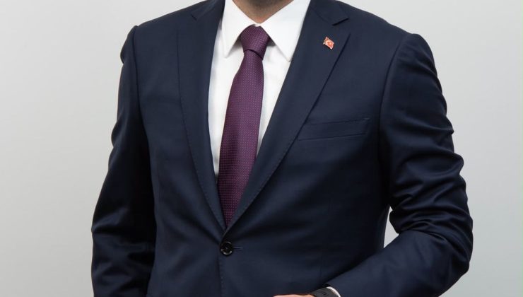 Ataşehir’de başkan vekili seçimi CHP’siz başladı, tek aday Serdar Orhan yarışıyor.