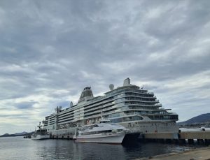 Bahama bayraklı Silver Nova, Pire’den Bodrum’a 351 yolcu taşıdı