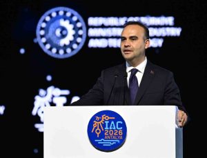 Bakan Kacır, Antalya’daki uzay kongresinde 5 bakanla iş birliğini görüştü