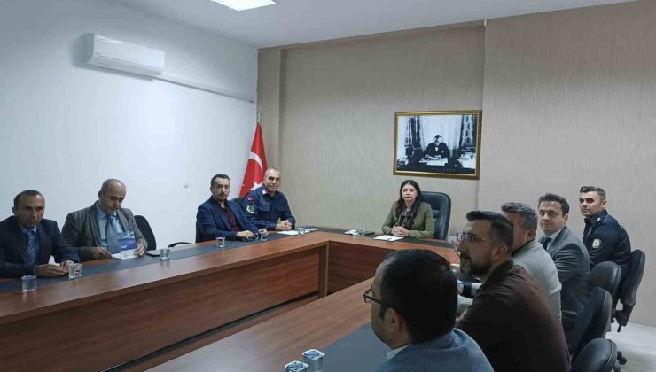 Baklan Kaymakamı Yerlikaya, bağımlılıkla mücadele toplantısına başkanlık etti