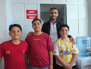 Balıkesir Edremit’te Kızılkeçili Camii imamı manevi danışmanlık bürosu açtı