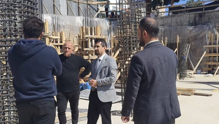 Bayburt Aydıntepe’de Merkez Camii inşaatını İlçe Müftüsü Koyuncu inceledi