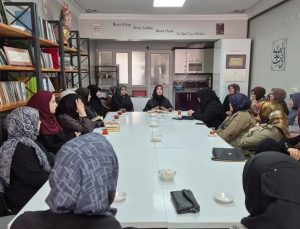 Bayburt İl Müftülüğü kadınlara Diyanet Gençlik Merkezinde tefsir dersleri başlattı