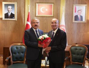 Bekir Bozdağ, sağlık sorunları nedeniyle TBMM Başkanvekilliğini Beyazıt’a devretti