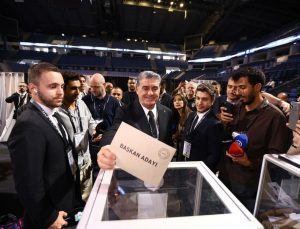 Beşiktaş Başkanı Serdal Adalı: Temizlik tamamlanana kadar ligler ertelenmeli