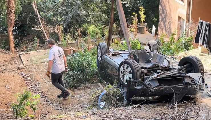 Beşiktaş’ta 79 yaşındaki sürücünün aracı site bahçesine uçtu, sürücü yaralandı