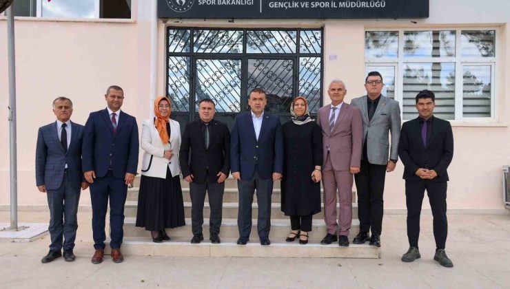 Bilecik Valisi Sözer, Gençlik ve Spor İl Müdürlüğünün geçici binasında inceleme yaptı