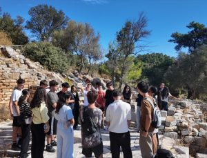 Bodrum’da Pedasa Antik Kenti’ne belediye ve Milli Eğitim iş birliğiyle gezi yapıldı