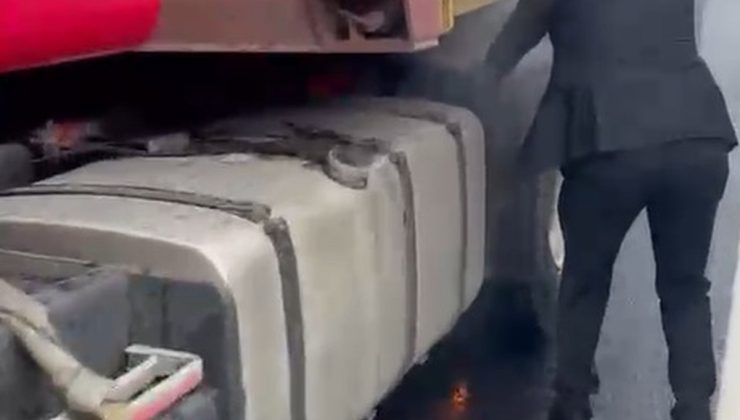 Bolu D-100’de TIR lastiği tutuştu, ilk müdahaleyi Yeni Parti ilçe başkanı yaptı