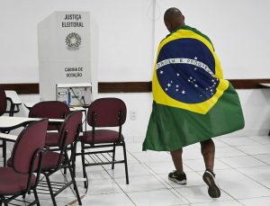 Brezilya’da hiçbir aday çoğunluk alamadı, Flavio Bolsonaro ile Lula ikinci tura çıktı