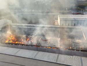 Bursa Nilüfer’de fabrika yangını 3 saatte kontrol altına alındı, KBRN ekibi sevk edildi