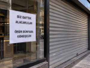 Bursa’da kepenk indiren esnaftan çarpıcı veda: Alacaklılar, öbür dünyada görüşelim