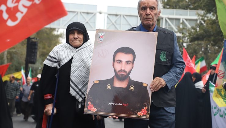 Can Feda’ya kayıtlı 100 binden fazla İranlı, Kerec’te ABD ve İsrail aleyhine gösteri yaptı