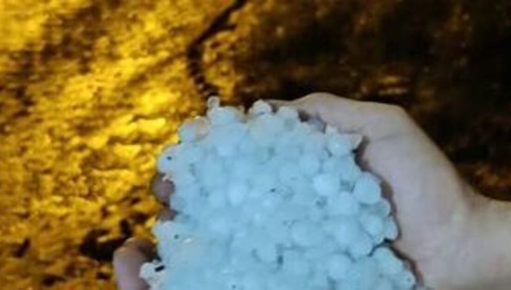 Ceviz büyüklüğünde dolu yağdı!