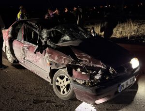 Çorum Dodurga’da otomobil ile traktör çarpıştı, 2 yaralı hastaneye kaldırıldı