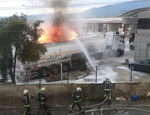 Denizli Pamukkale’de akaryakıt istasyonundaki tanker yangınında bir çalışan yaralandı