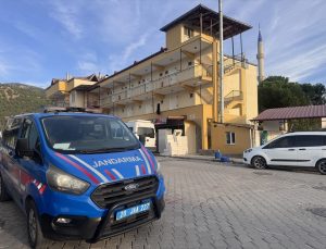 Denizli Pamukkale’de pansiyonda ölü bulunan çift Uşak Sivaslı’da toprağa verildi