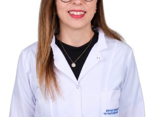 Dr. Merve Aktar, kalıcı köpüklü idrarın protein kaybına işaret edebileceğini söyledi