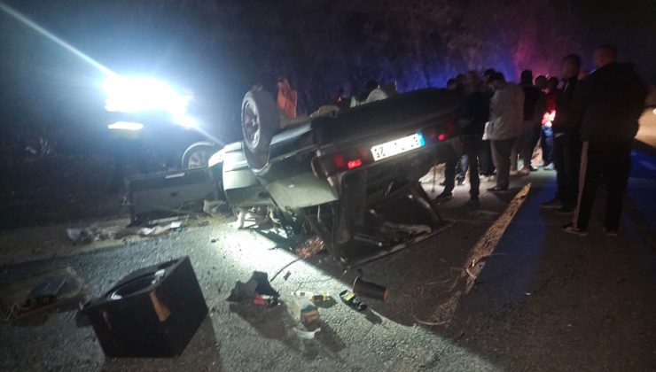 Düzce Yığılca’da devrilen otomobilde sıkışan 2 yaralı hastaneye kaldırıldı