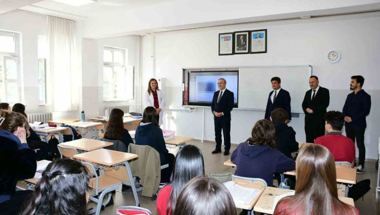 Eğitim Müdürü Aydın, Cemal Mümtaz Sosyal Bilimler Lisesinde öğrencilerle sohbet etti