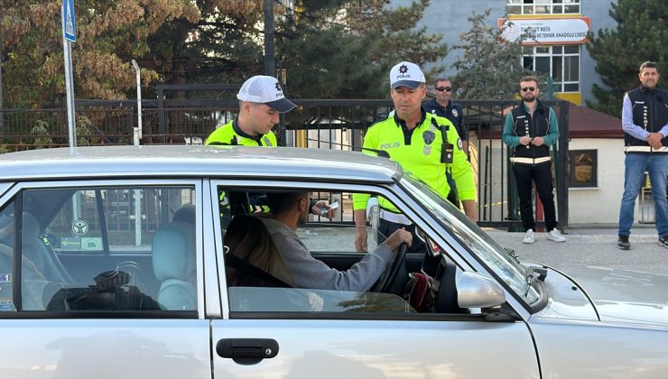 Eskişehir’de okul çevresi ve servis denetiminde 342 kişinin kimliği sorgulandı