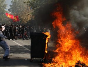 Fransa’da liselilerin protestoları eğitimi durdurdu: 400’den fazla okul kapatıldı