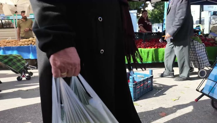 Isparta’da pazar esnafı ve vatandaşlar pahalılıktan yakındı, satışlar düştü