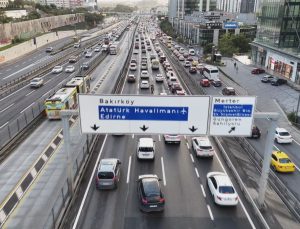 İstanbul’da yağış, trafiği durma noktasına getirdi, yoğunluk yüzde 71’e ulaştı