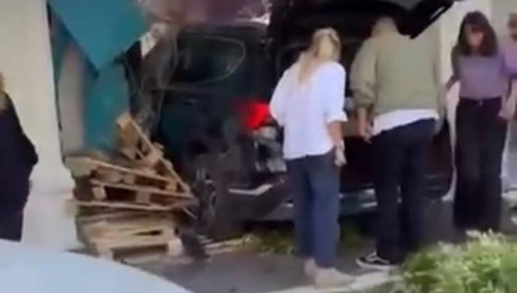 Kadıköy’de park halindeki otomobile çarpan araç markete girdi, 2 kişi yaralandı