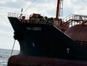 Karadeniz’de seyir halindeyken saldırıya uğrayan gemi İstanbul’da