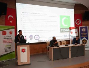 Kastamonu Üniversitesi’nde polis, öğrencileri siber suçlara ve şantaja karşı uyardı