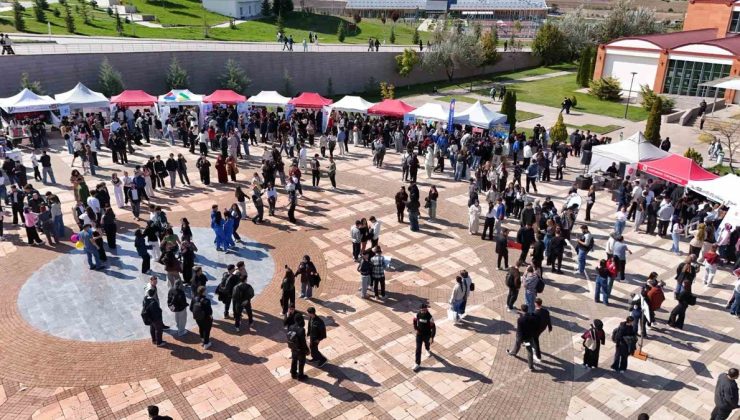 Kastamonu Üniversitesi’nde tanıtım günlerinde 187 öğrenci topluluğu stant açtı